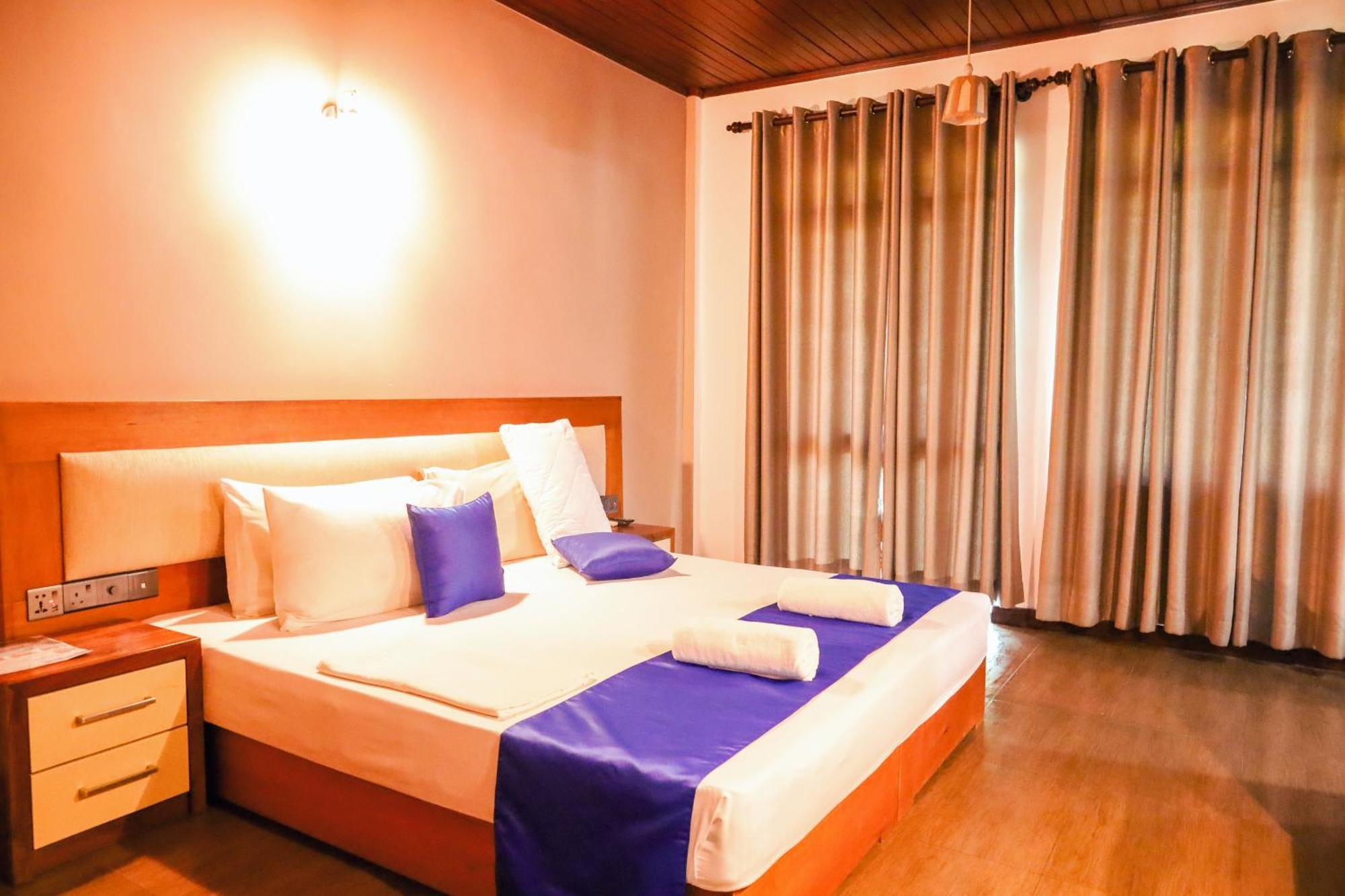 Hotel Elephant Bay Пиннавела Экстерьер фото