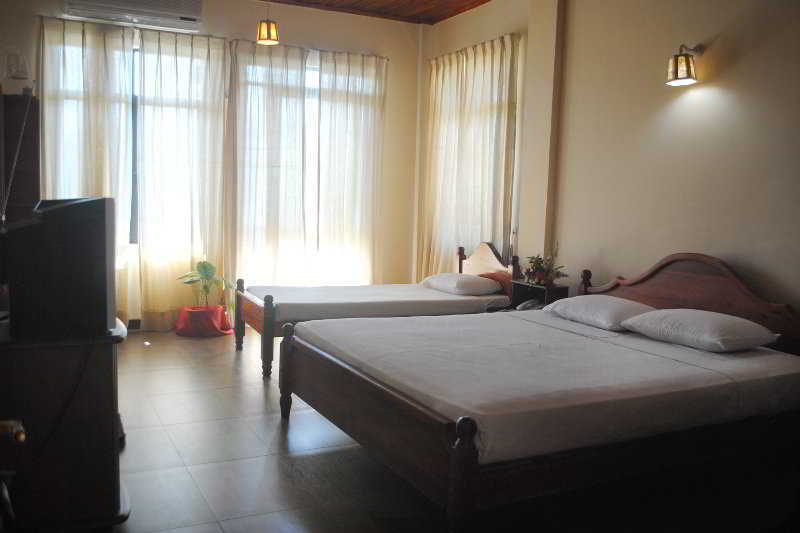 Hotel Elephant Bay Пиннавела Экстерьер фото